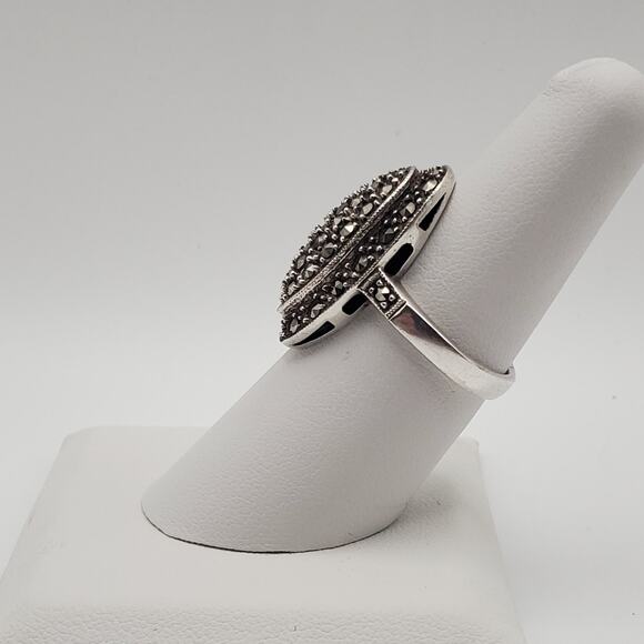 Beautiful Modern 925 Sterling Silver Sparkly Marcasite Ring size 7.5 - Picture 3 of 12